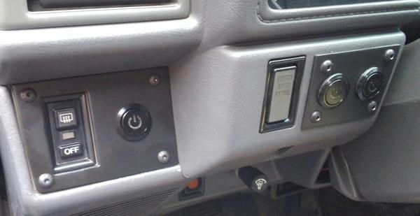 4Runner LED switches with custom plates for mounting and keeping a clean look.