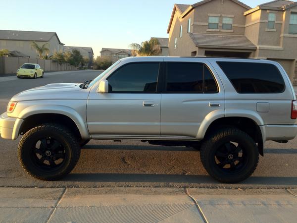 4runner. TUNDRA FRONT SUSPENSION. LANDCRUISER REAR SUSPENSION. 20 INCH WHEELS AND 305/55R20 TOYO OPEN COUNTRY TIRES. FULL KICKER AUDIO