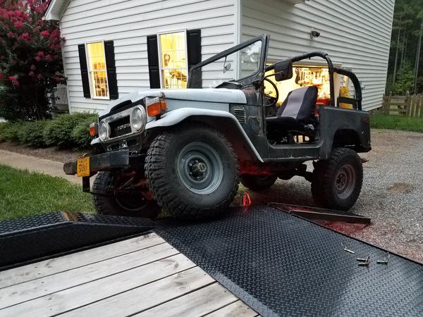 '75 FJ40 post lift