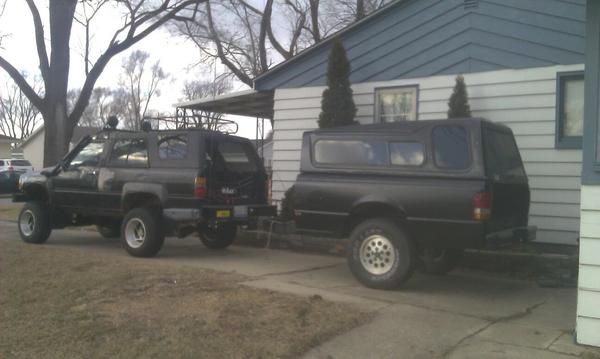 86 4runner with 90s ranger camping trailer
