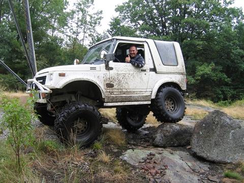 89 Suzuki Samurai on the trail.