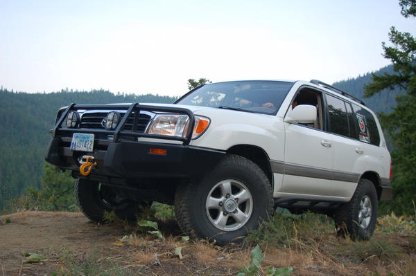 99 UZJ 100 neighborhood poser offroading