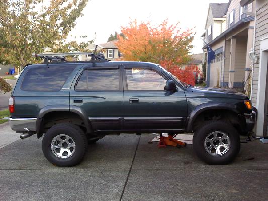 After...LC coils in the back, Daystar 2.5 upfront.....Need bigger tires now.....