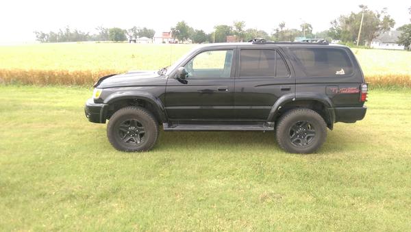 After the suspension upgrade. Swapped the front lift blocks and LC coils for Tundra TRD front coils and OME 906 rear coils, all riding on Bilstein 510