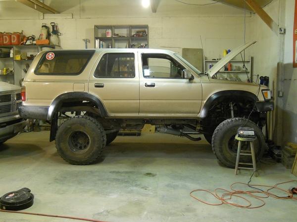 Afterwards, with the requisite 3" body lift.  It's taller than I prefer, but the lift IS necessary for distributor and header clearance.  Cobbled exha
