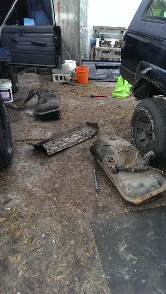 Also swapped the gas tank, and a few parts I needed from my parts truck's motor.