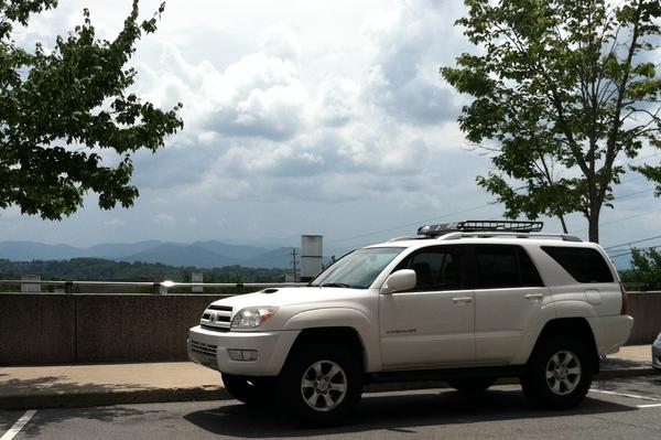 Asheville, NC

Mt. Pisgah in the background.

Old Daystar Spacer Lift and Basket