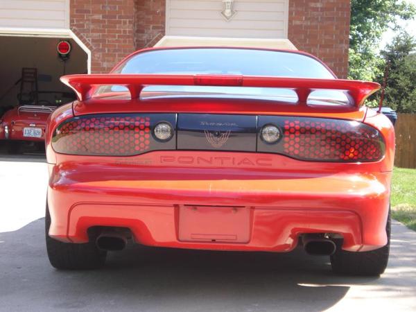 beefy, sounds and drive great, good sleeper, should be pushing around 400hp after my sleeper fuel tank system is installed