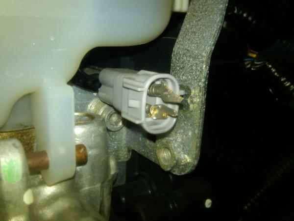 Both connectors on both posts