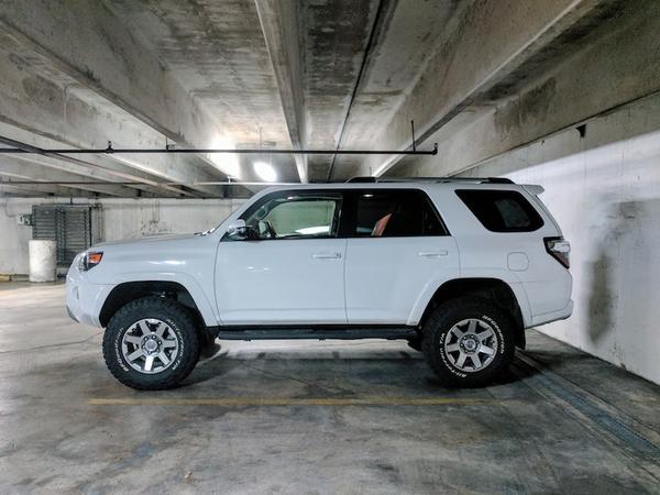 c59300gs59 574c59325 b
C59-300 2" front with GS59-574 for 2.5" total lift, C59-325 2" rear lift