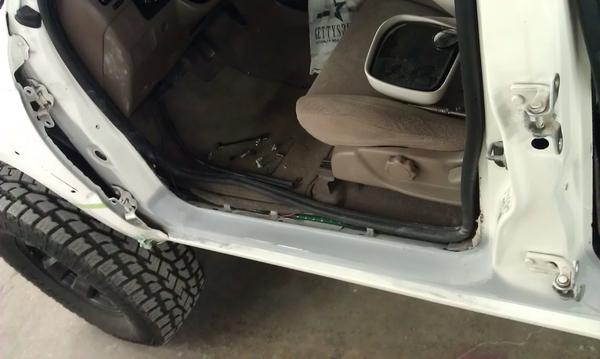 Cleaned up all the "kick" marks on the door jam...15 years of getting in and out.  Once painted I'll cover with a clear protector.