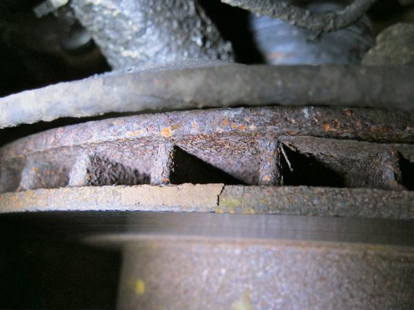 Closeup of the old rotor cooling fins.