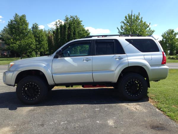 Completed. Toytech BOSS Ultimate Lift, Painted frame rails and. Bud Built Sliders, RC Metal Works Skid Plates, Method Racing Wheels, 265/70R17 Faulken