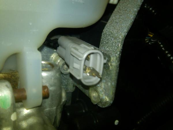 Connector fit onto the post