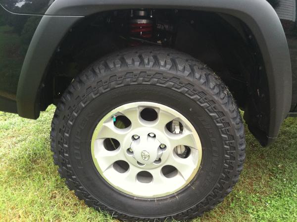 Cooper discoverer ST Maxx 285/70/17