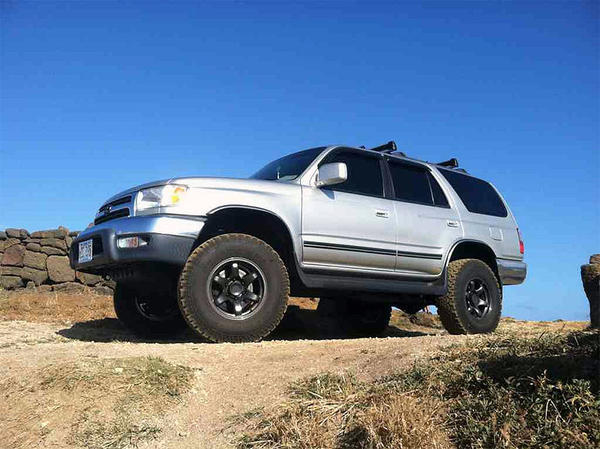 Cougar 3rd Gen T4R w/ 16x8" Konig Countersteer Offroads in graphite gunmetal.