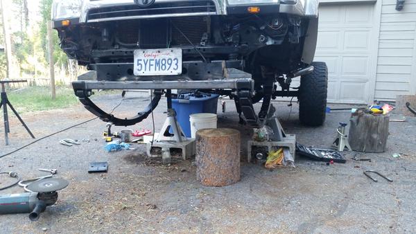 Custom front hanger set for full width Dana 60