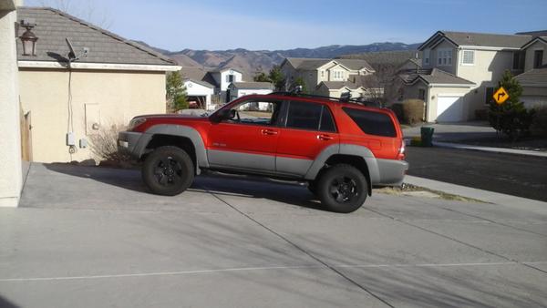 Daystar 1.5 rear spacer installed.