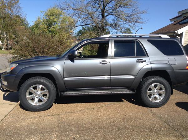 Daystar 1" Budget Boost Leveling Kit, All-Pro 1.5" spacer, Cooper Discoverer AT3 tires. [Side View]