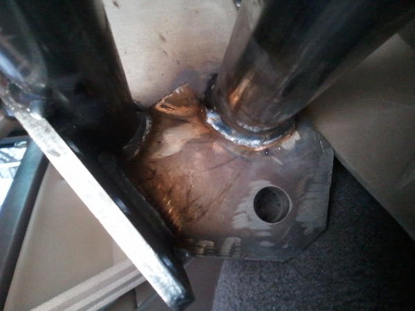 driver side mount for shackle.