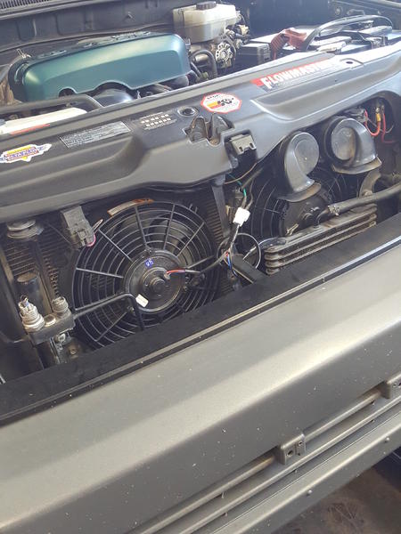 Dual 10 inch cooling fans, What its hot in Arizona