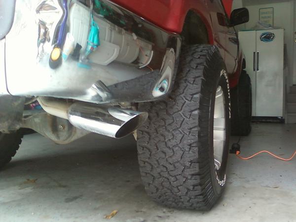 Dual exhaust