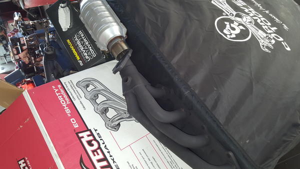 Flowtech shortys for a Tundra, gonna makr them fit with high flow Magnaflow catalytics