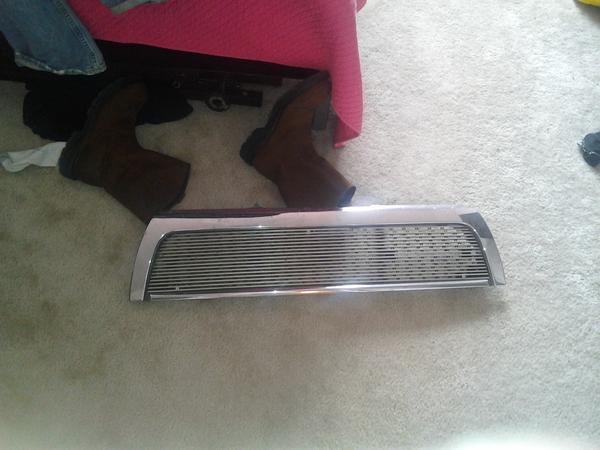flush grille for sale... its basically a half sotashi mod all the grille has been cut out and i havent had time to finish and i dont have my 3g anymor