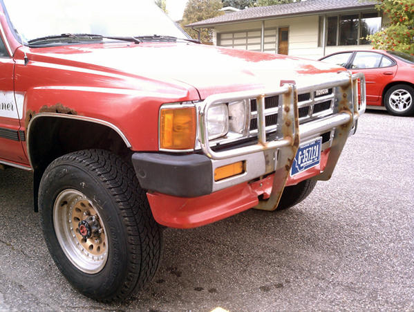 Front grill guard.  Aka, the Deerslayer.
