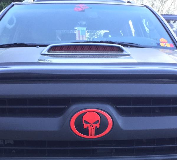 Front Grille with Punisher Emblem (Zoomed)