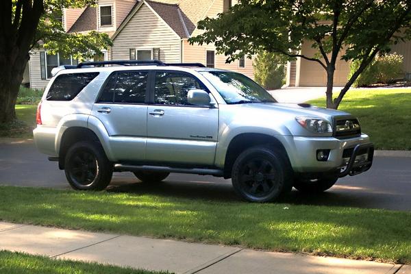Front/rear Daystar kit, Bar, Blacked out wheels