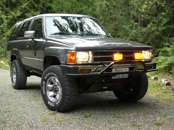 Front Shot shows 4runner Front Condition of a 1st Generation I take her out 4 wheeling but not Rock crawling, see has seen a lot of deep snow.