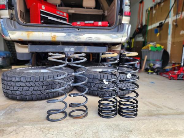 FZJ80 springs on the left compared to new OME 861 springs on the right
