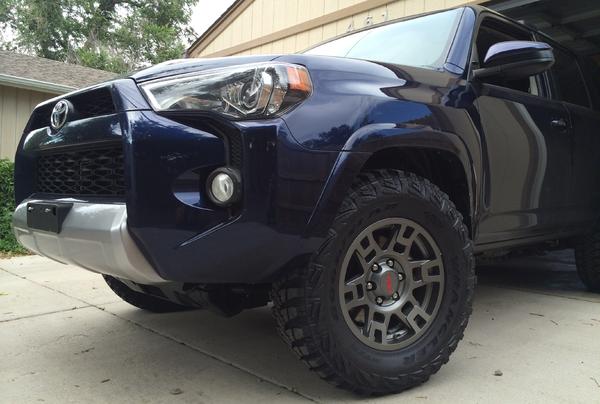 Goodyear Wrangler MT/R, 275/70/r17 with the 17" x 7" TRD Rims.