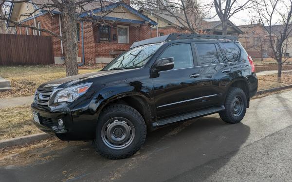 GX460 exterior