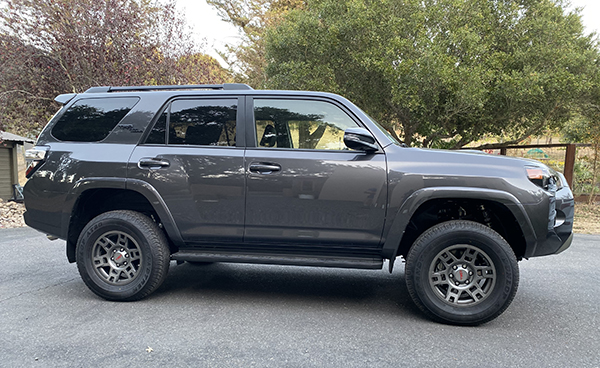 Gypsy after she got her Icon Stage 5 Lift - wrenched by the one and only Yodaman in Santa Rosa, CA - with stock 265/70/17 tires.