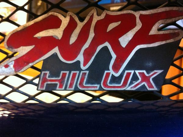 ハイラックスのエンブレム
Here is the emblem on the front of the grill