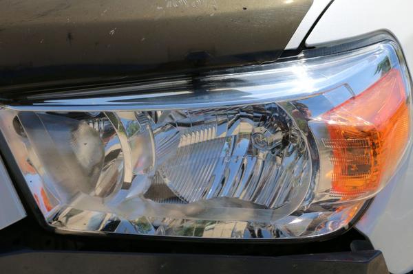 Headlight in perfect shape, no cracks, breaks or holes in housing.