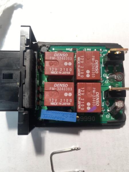 Here I replaced the shunt, and soldered in the trimpot.