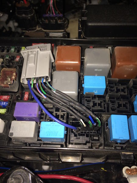 High Beam Relay in Fuse Box. Lid still closes completely with the relay wired like this.