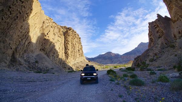 Hole in the wall, Death Valley