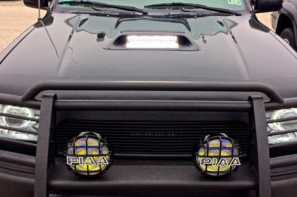 Hood Scoop Light Bar4