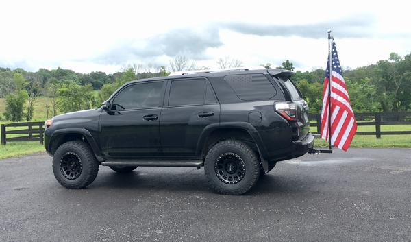 ICON stage 2, method NV 17s, and 285/70/17 BFG KO2s all on the same day!

Fanpole put on too!