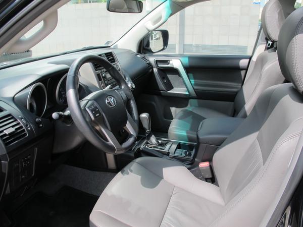 Interior. OEM leather.