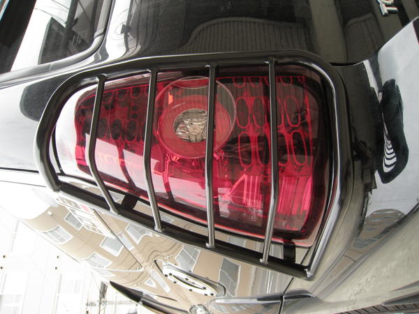 IPCW LED Tail Lamp Ruby Red × Black Horse Off Road Tail Lamp Guard