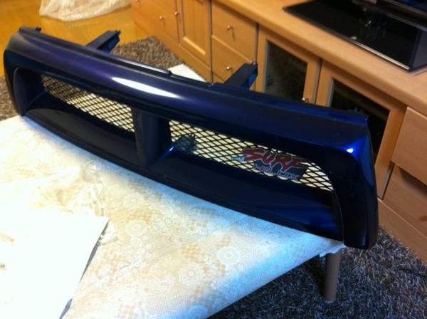 Just got in the Toyota OEM Hilux Surf Sports Grille. Also has the install instructions. 
今日届いた１８５ハイラックスのスポーツグリル