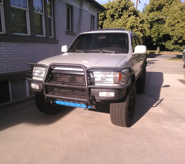 just had to take a pic of the rig in the drive way