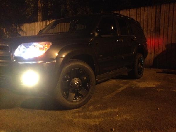 Just put my new rims on today. 18" KMC XD Rockstars wrapped in 265/60 Yokohama Geolanders