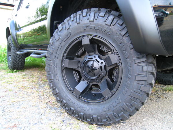 KMC XD811 RockstarⅡ  17×9J 139.7 -12
NITTO Trail Grappler M/T 295/70R17