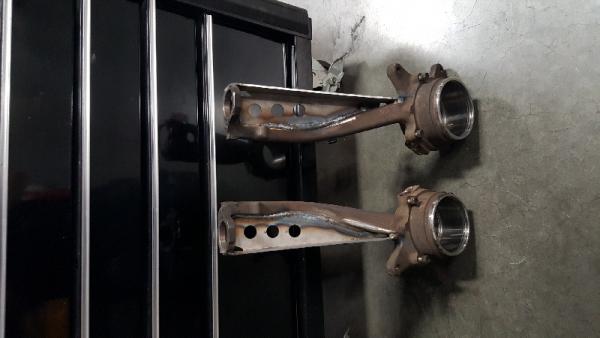 Knuckle gusstes.